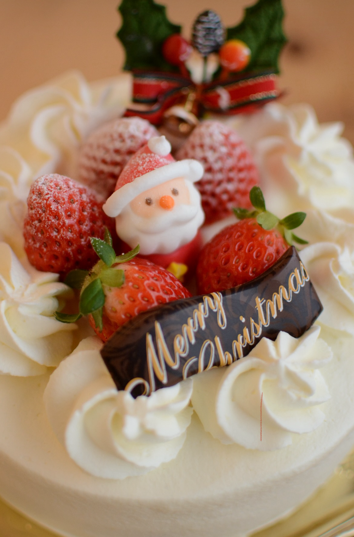 「いよいよクリスマスですね！今年のクリスマスは平日のど真ん中。ご予約店舗販売限定でクリスマスケーキをご用意しております。